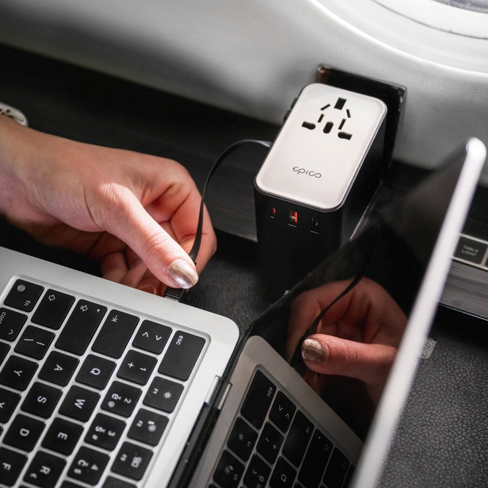 Epico UltraBoost Universal Rejseadapter 70W m. 2 x USB-A 1 x USB-C - Titanium