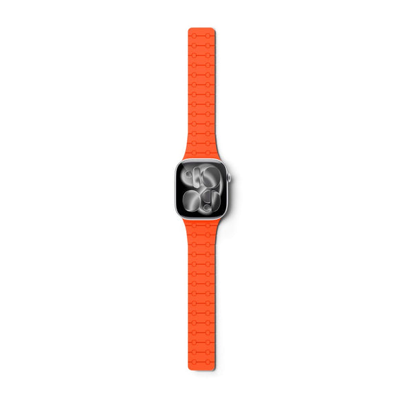 Apple Watch (38/40/SE/41/42) Epico Magnetic+ Silikone Rem - Orange / Sort