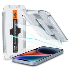 iPhone 16e / 14 / 13 / 13 Pro Spigen EZ Fit Glas.tR Skærmbeskyttelsesglas - Case Friendly - Gennemsigtig