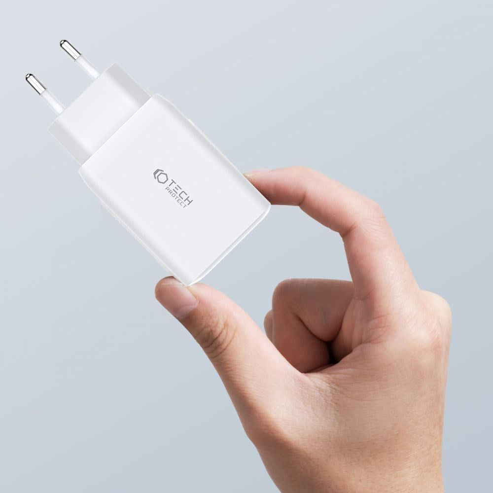 Tech-Protect PD 65W Vægoplader m. 2 x USB-C & 1 x USB-A - Hvid
