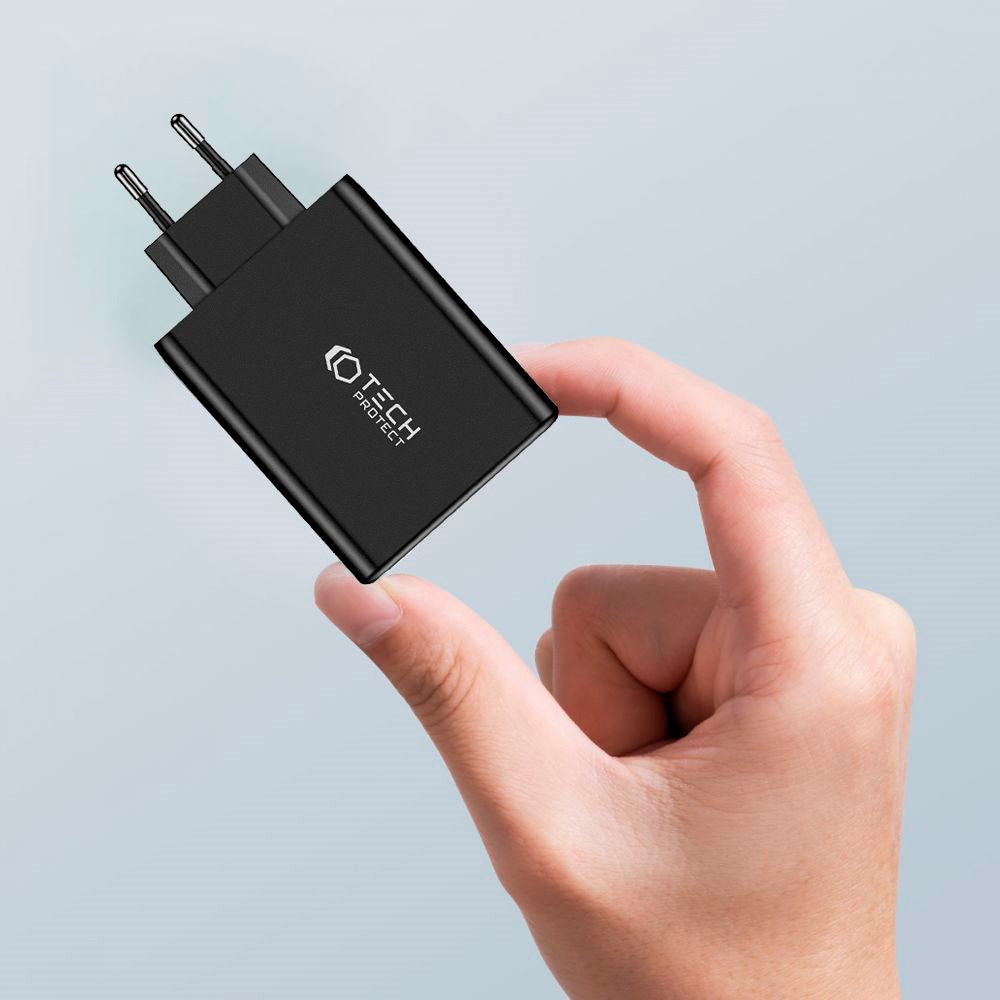 Tech-Protect PD 100W GaN Vægoplader m. 3 x USB-C & 1 x USB-A - Sort