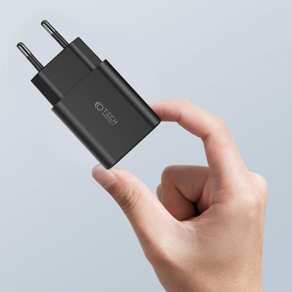Tech-Protect 30W Vægoplader m. 1 x USB-C PD & 1 x USB-A QC - Sort