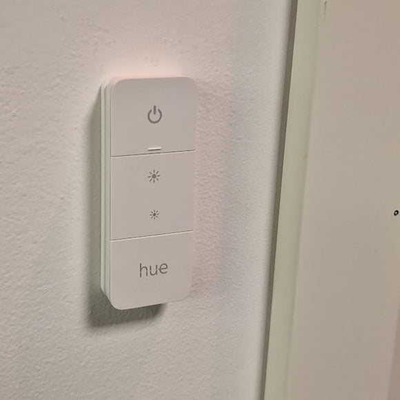 Light Solutions - Usynligt Beslag til Philips Hue Dimmer Switch V2 - Hvid