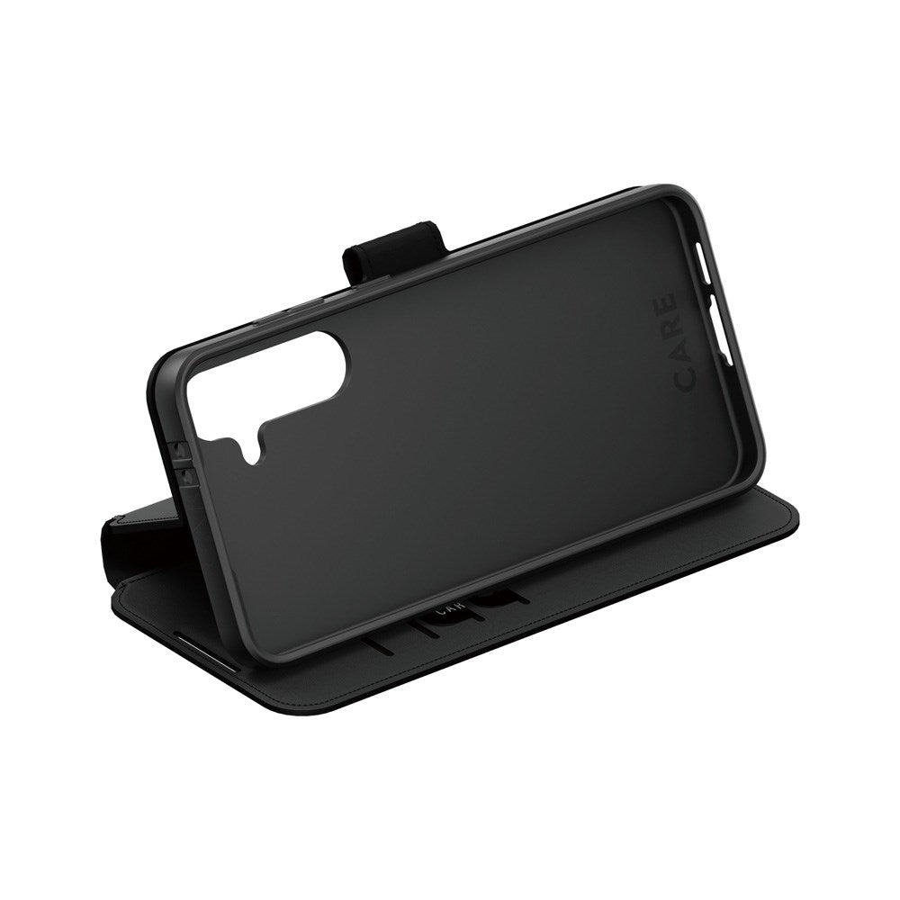 CARE by PanzerGlass Samsung Galaxy S25 Feature Wallet Case m. Ståfunktion - Sort