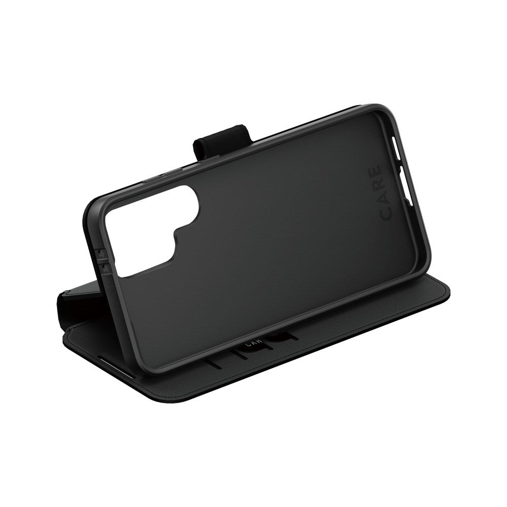 CARE by PanzerGlass Samsung Galaxy S25 Ultra Feature Wallet Case m. Ståfunktion - Sort