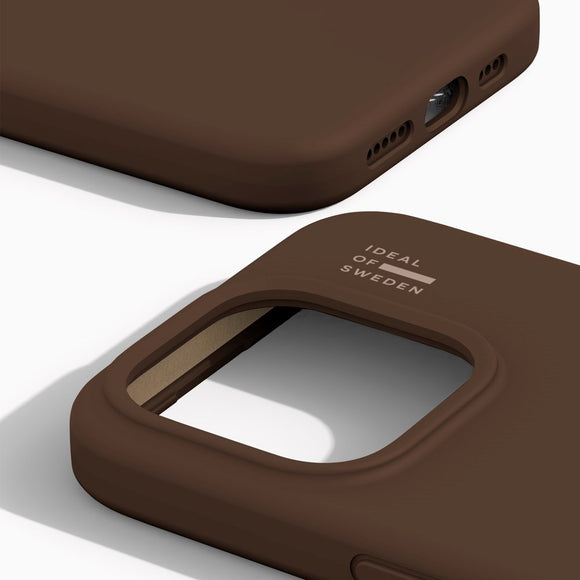 iDeal Of Sweden iPhone 17e / 16e / 15 / 14 / 13 Silicone Case - MagSafe Kompatibel - Mocha Mousse