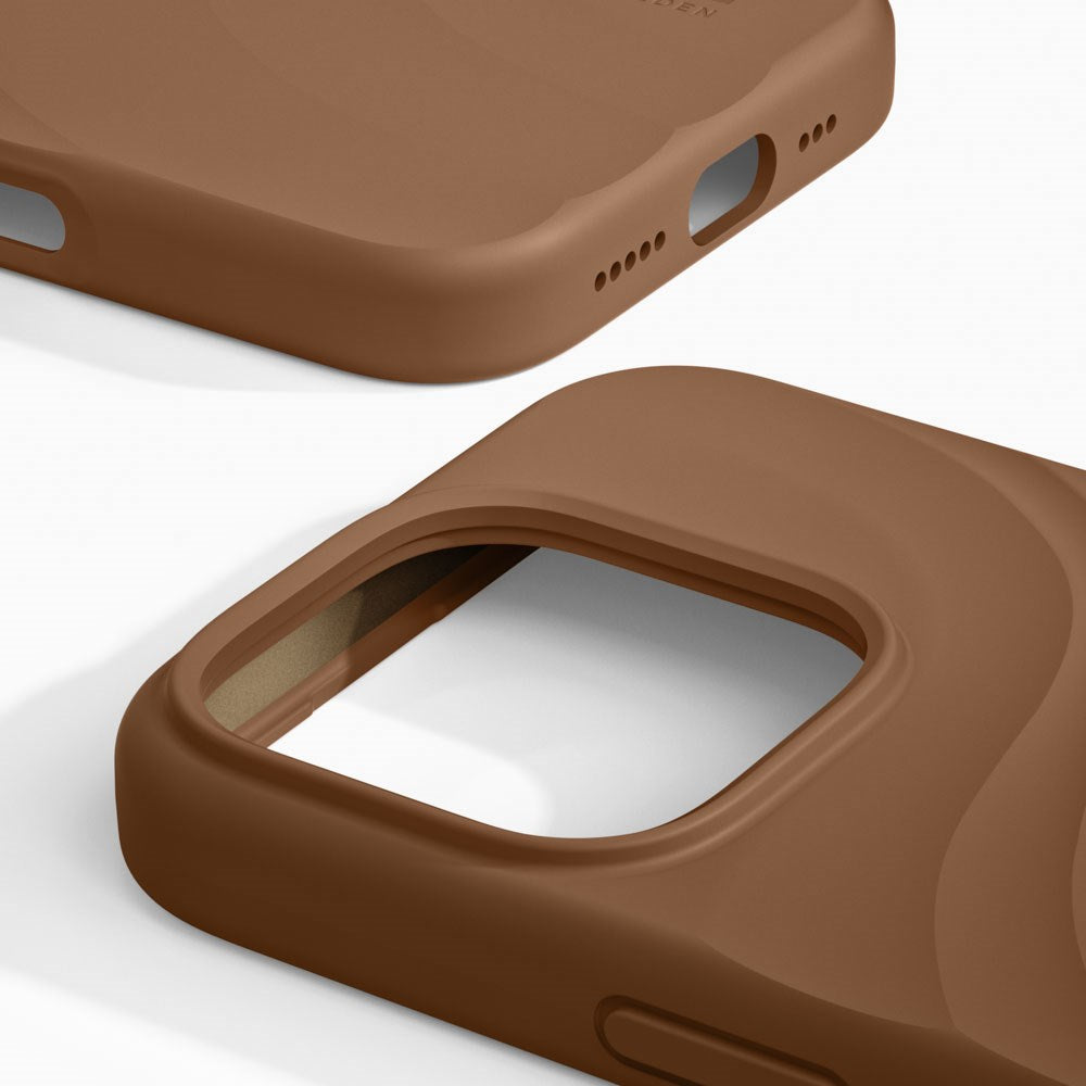iPhone 16 Pro iDeal of Sweden Soft Swirl Silicone Case - MagSafe Kompatibel - Salted Caramel