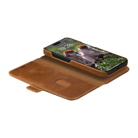 iPhone 17e / 16e / 15 / 14 / 13 dbramante1928 Lynge 2-i-1 Flip Cover - Tan