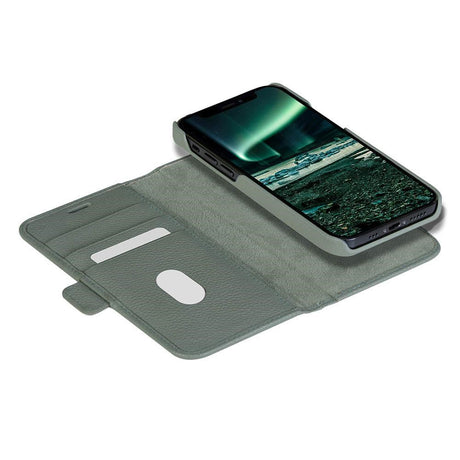 iPhone 13 Pro Max dbramante1928 New York Magnetisk Ægte Læder Cover m. Pung - Greenbay