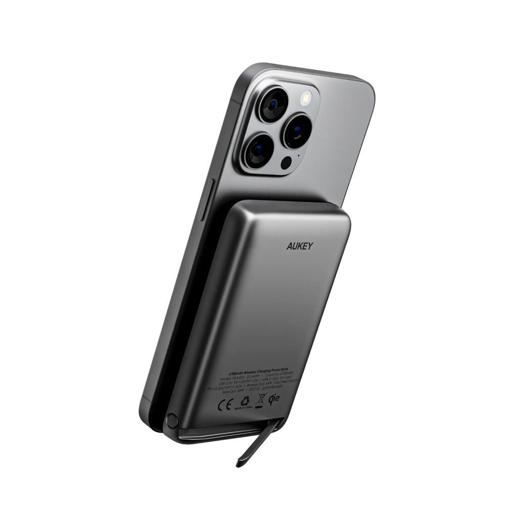 Aukey MagFusion 6.700mAh Powerbank m. Trådløs Opladning & Ståfunktion - MagSafe / Qi2 Kompatibel - Sort