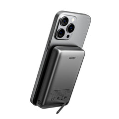 Aukey MagFusion 10.000mAh Powerbank m. Trådløs Opladning & Ståfunktion - MagSafe / Qi2 Kompatibel - Grå