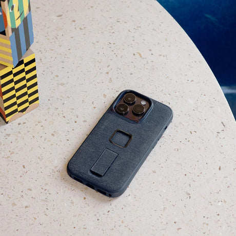 iPhone 15 Pro Max Peak Design Stof Cover m. SlimLink Beslag & Finger Loop - MagSafe Kompatibel - Midnight